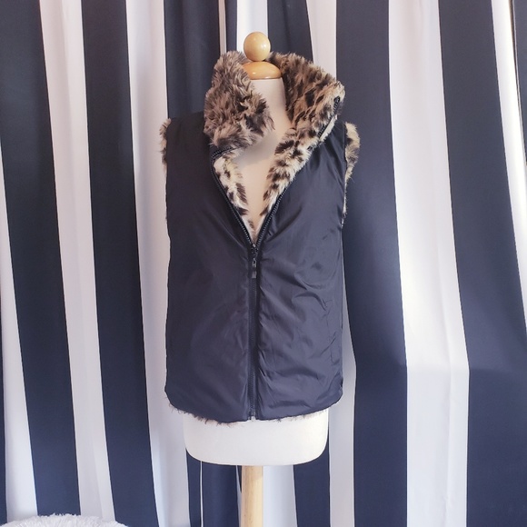 Reversible Leopard and Black Vest Jacket - Picture 3 of 8